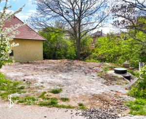 Pozemok so sieťami a možnosťou stavby 333m2, Pukanec