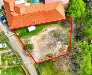 Pozemok so sieťami a možnosťou stavby 333m2, Pukanec