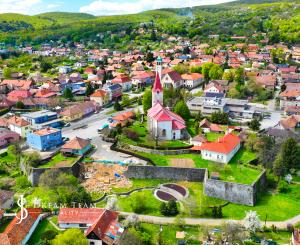 Pozemok so sieťami a možnosťou stavby 333m2, Pukanec