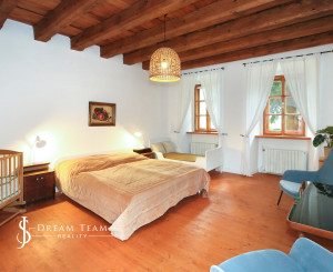 Historický rodinný dom so záhradou a parkovaním, Banská Štiavnica