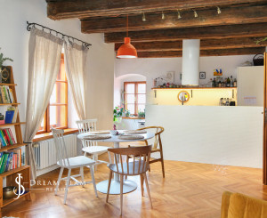 Historický rodinný dom so záhradou a parkovaním, Banská Štiavnica