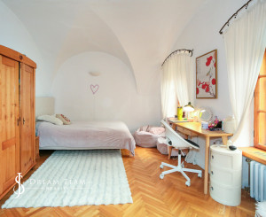 Historický rodinný dom so záhradou a parkovaním, Banská Štiavnica