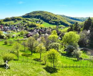 Krásny pozemok pre výstavbu chaty - chalupy 1281m2, Uhliská