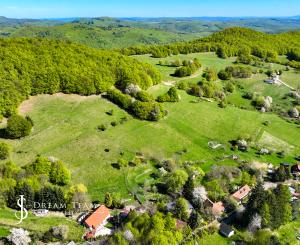 Krásny pozemok pre výstavbu chaty - chalupy 1281m2, Uhliská