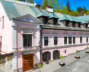 Zabehnutý penzión s reštauráciou v srdci mesta Banská Štiavnica