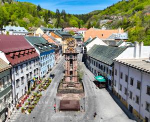Zabehnutý penzión s reštauráciou v srdci mesta Banská Štiavnica