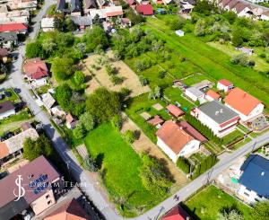 Slnečný, rovinatý pozemok s možnosťou stavby 1565m², Voznica