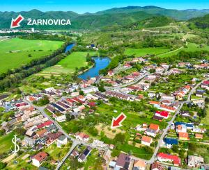 Slnečný, rovinatý pozemok s možnosťou stavby 1565m², Voznica