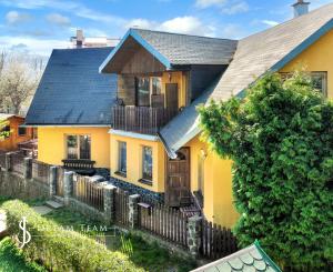 Zabehnutý apartmánový dvojdom s parkovaním, Štiavnické Bane