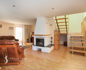 Zabehnutý apartmánový dvojdom s parkovaním, Štiavnické Bane