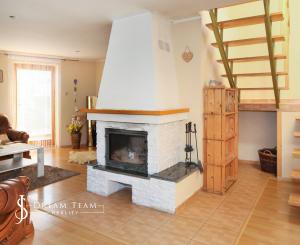 Zabehnutý apartmánový dvojdom s parkovaním, Štiavnické Bane