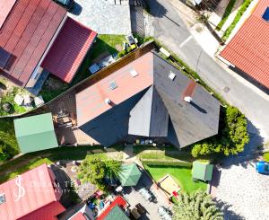 Zabehnutý apartmánový dvojdom s parkovaním, Štiavnické Bane