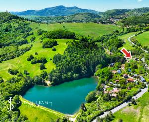 Stavebný pozemok s projektom pri jazere, Banská Štiavnica