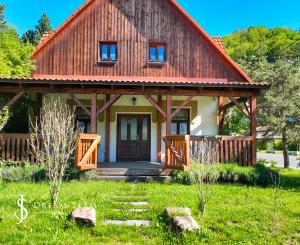 Zabehnutý penzión v obci Svätý Anton, okr. Banská Štiavnica