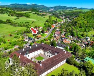 Zabehnutý penzión v obci Svätý Anton, okr. Banská Štiavnica