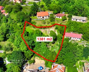 Slnečný pozemok 1381m2 s možnosťou stavby, Štiavnické Bane
