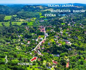 Slnečný pozemok 1381m2 s možnosťou stavby, Štiavnické Bane