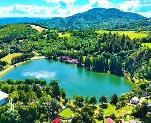 Slnečný pozemok 1381m2 s možnosťou stavby, Štiavnické Bane