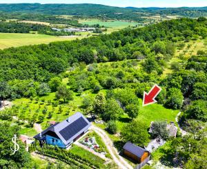 Pozemok s viničným domom a možnosťou stavby, obec Jabloňovce