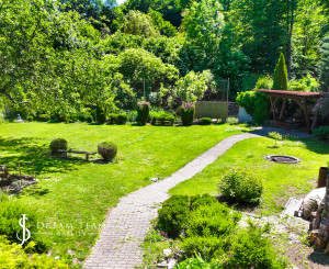 Rodinný dom s 5 bytovými jednotkami, záhradou 1600m2 a parkovaním