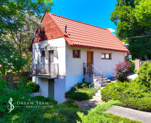Rodinný dom s 5 bytovými jednotkami, záhradou 1600m2 a parkovaním