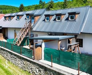 Apartmánový dom s 3-mi bytovými jednotkami, Počúvadlo