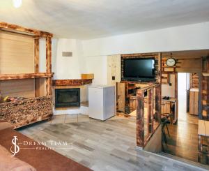 Apartmánový dom s 3-mi bytovými jednotkami, Počúvadlo