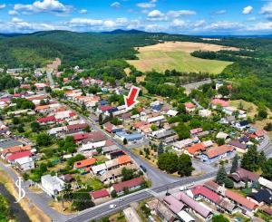 Vidiecky rodinný dom s pozemkom 950m2 Hontianske Nemce