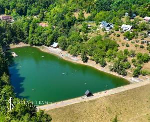 Výnimočný apartmánový areál nad tajchom Klinger, Banská Štiavnica