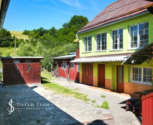 Rodinný dom so záhradou 320m2, 4 izby + Garáž, Svätý Anton