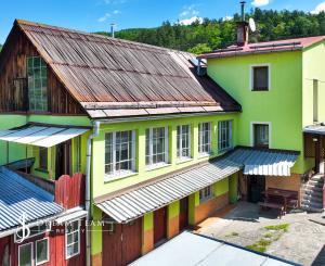 Rodinný dom so záhradou 320m2, 4 izby + Garáž, Svätý Anton