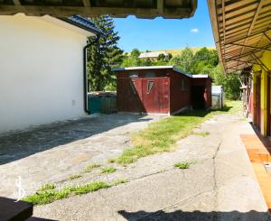 Rodinný dom so záhradou 320m2, 4 izby + Garáž, Svätý Anton