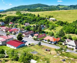 Rodinný dom so záhradou 320m2, 4 izby + Garáž, Svätý Anton