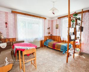 Rodinný dom so záhradou 320m2, 4 izby + Garáž, Svätý Anton