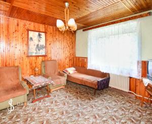 Rodinný dom so záhradou 320m2, 4 izby + Garáž, Svätý Anton