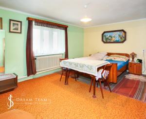 Rodinný dom so záhradou 320m2, 4 izby + Garáž, Svätý Anton