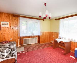 Rodinný dom so záhradou 320m2, 4 izby + Garáž, Svätý Anton