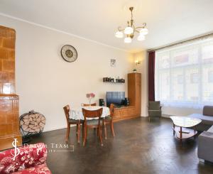 Kompletne zrekonštruovaný byt, centrum B. Štiavnica