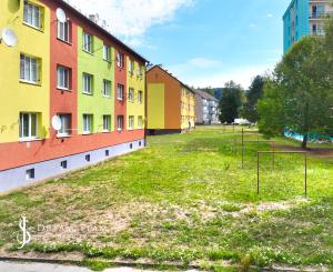 2-izbový byt, 57m2 s dvomi pivnicami, Hliník nad Hronom
