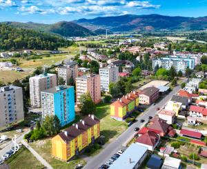2-izbový byt, 57m2 s dvomi pivnicami, Hliník nad Hronom
