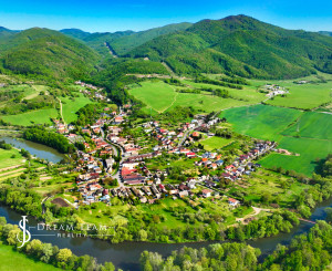 Slnečný pozemok s možnosťou stavby 840m² – Voznica