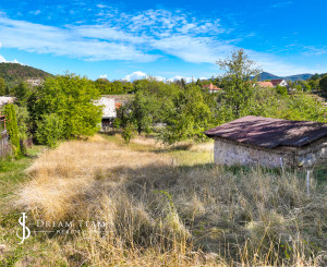 Slnečný pozemok s možnosťou stavby 840m² – Voznica