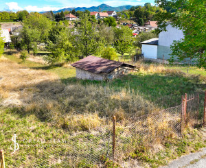 Slnečný pozemok s možnosťou stavby 840m² – Voznica