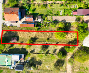 Slnečný pozemok s možnosťou stavby 840m² – Voznica