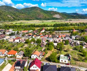 Slnečný pozemok s možnosťou stavby 840m² – Voznica
