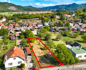 Slnečný pozemok s možnosťou stavby 840m² – Voznica