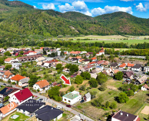 Slnečný pozemok s možnosťou stavby 840m² – Voznica