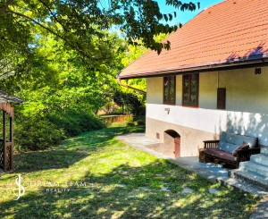 Rekonštruovaná chalupa s pozemkom 1000m2 Hodruša-Hámre