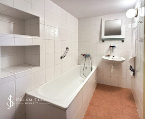 Rekonštruovaná chalupa s pozemkom 1000m2 Hodruša-Hámre
