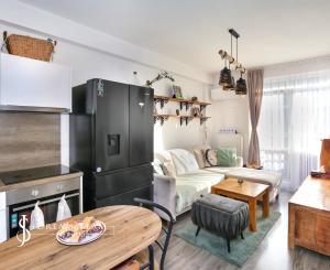 1-izbový byt s balkónom a parkovacím státím, Banská Bystrica